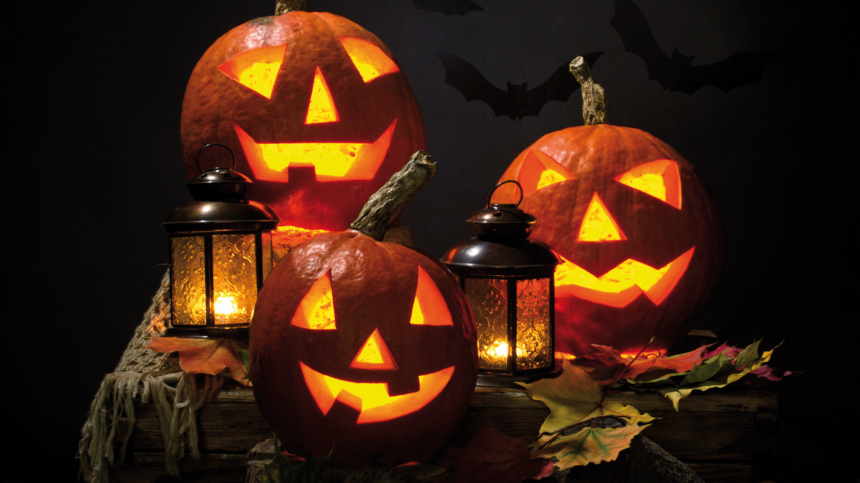 Halloween-asut ja koristeet