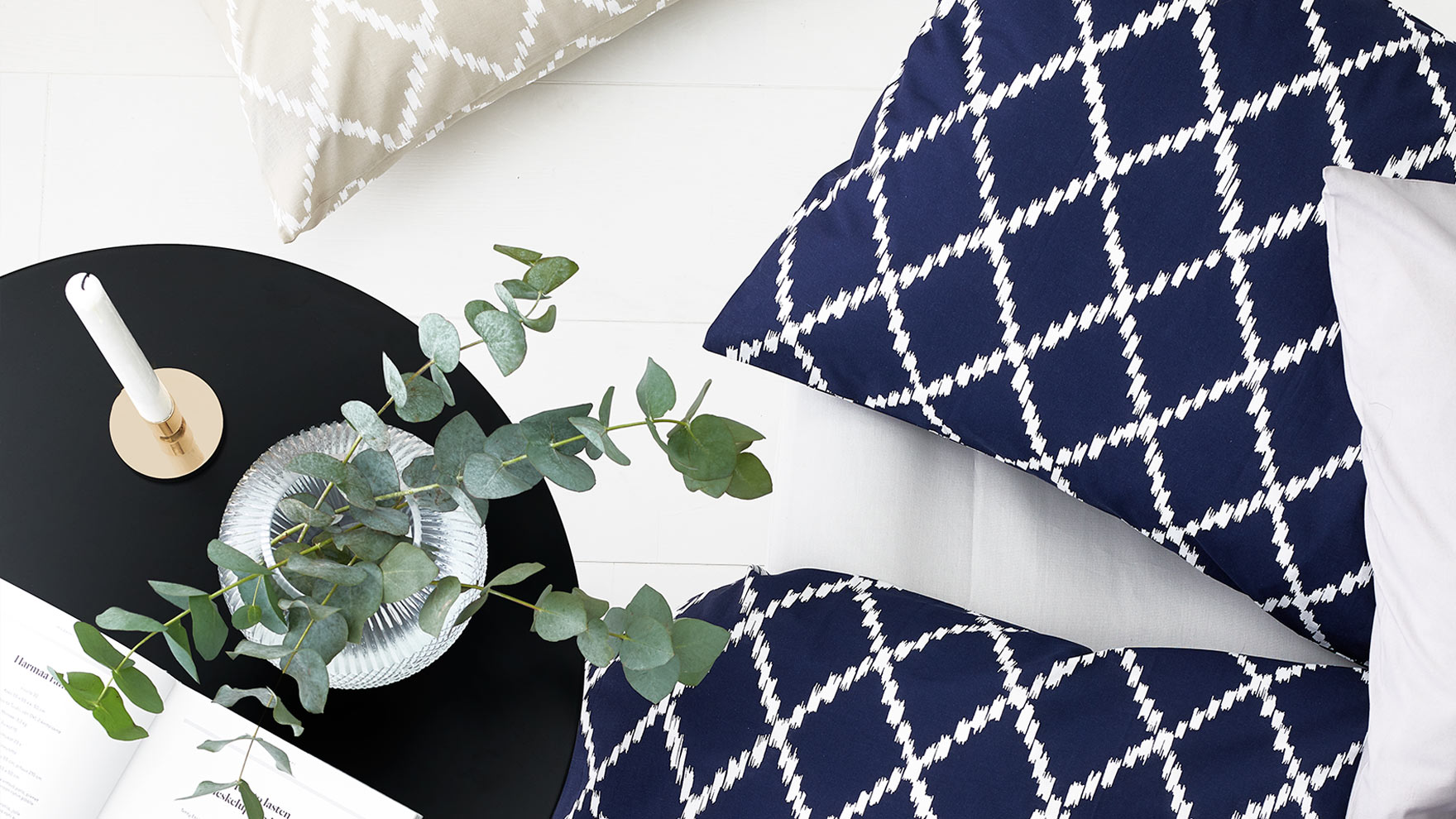 Raikkaissa vuodevaatteissa uni maittaa