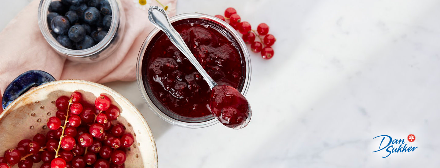 Ihanan, kotitekoisen hillon valmistukseen tarvitset vain pari raaka-ainetta