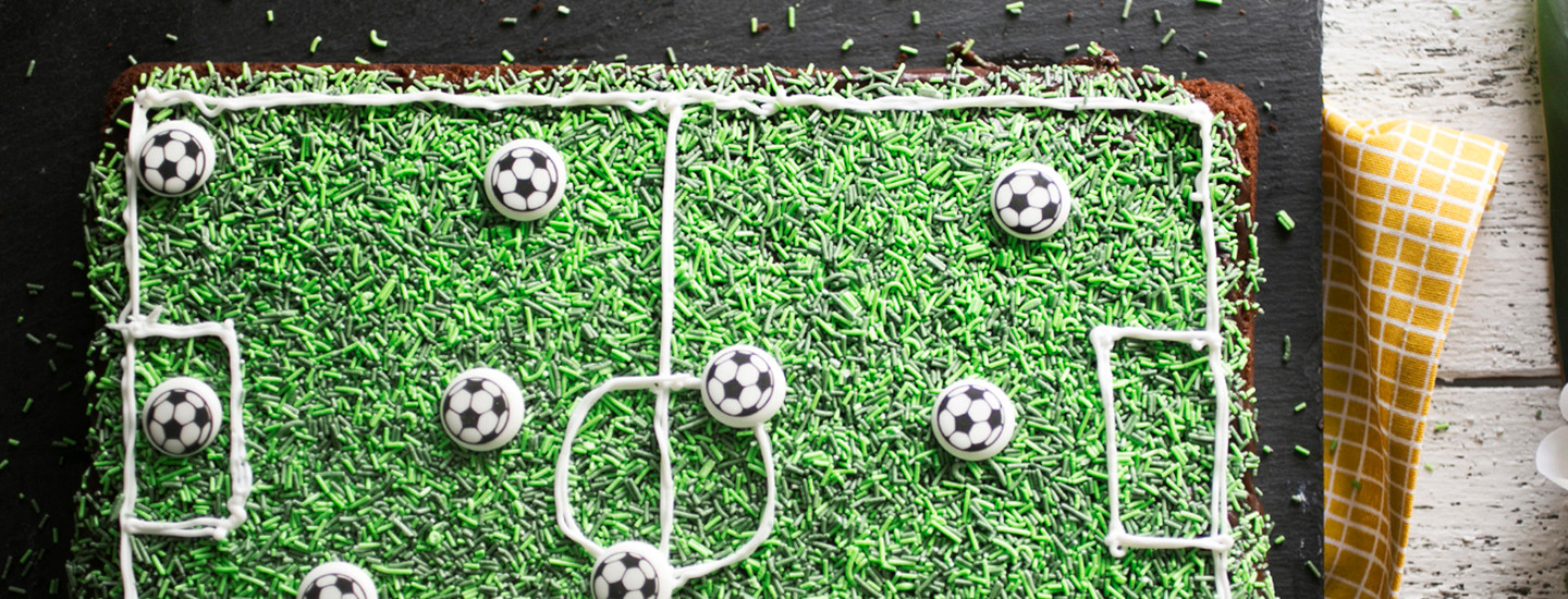 Leivo jalkapallokentällinen mokkapaloja!