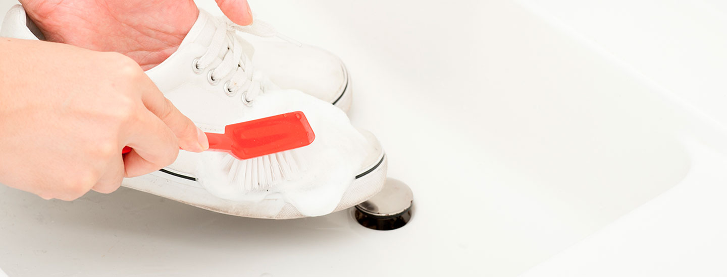 Kenkien ja lenkkareiden pesu