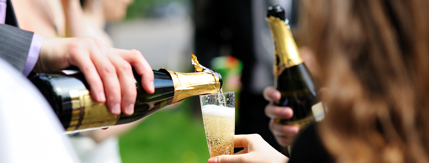 Kuohuviinitarjoilu 2018 (1440x550)