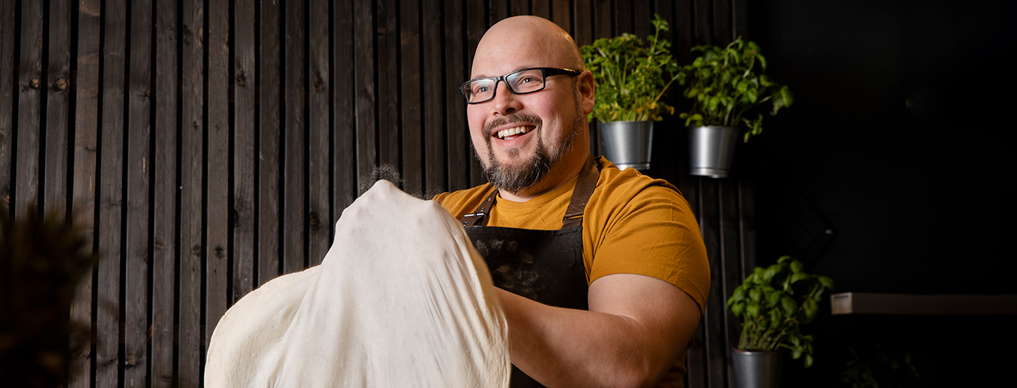 Pizzan tekemisessä kaikki lähtee taikinasta