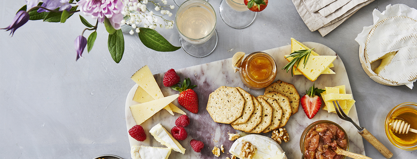 Kevään herkullisin juhlakattaus Pirkka Parhaat -tuotteilla 