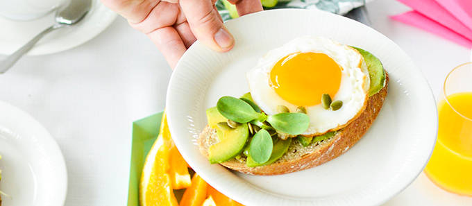 Avokadoleipä kuvitus