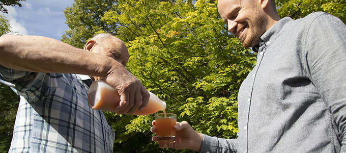 Ruokareviiri Paikallista sinulle Vohloisten tila omenamehu