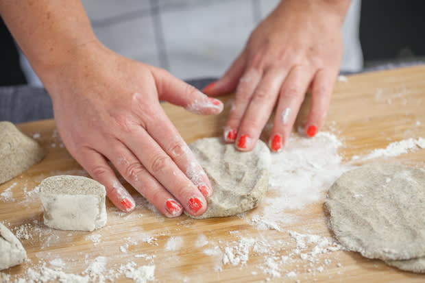 pyorittele_taikina_palloiksi