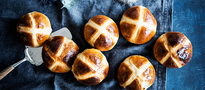 Hot cross buns eli pääsiäispullat 2019 (680 x 298)
