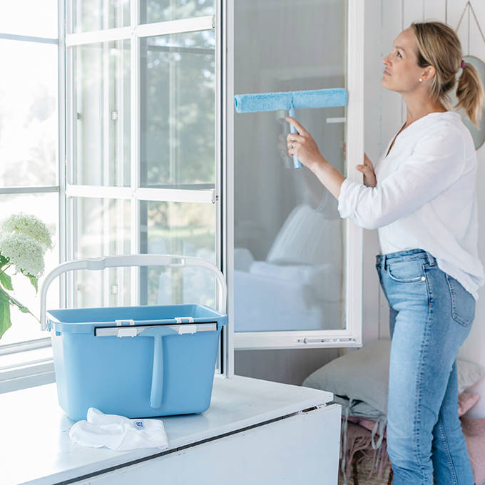 kuvituskuva sinituote sinisanko triplaikkuna 680x680px