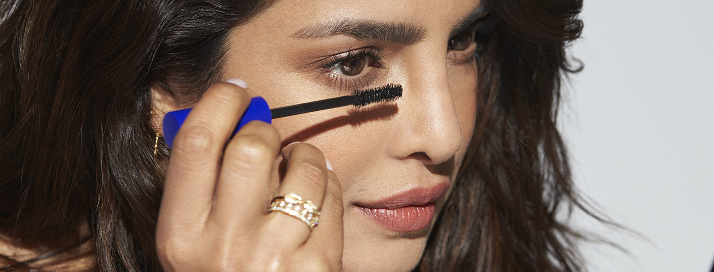 Juhlakauden silmämeikin viimeistelee Masterpiece Divine Lashes tuuheuttava ripsiväri