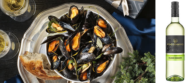 Sinisimpukat glögiliemessä viinisuositus