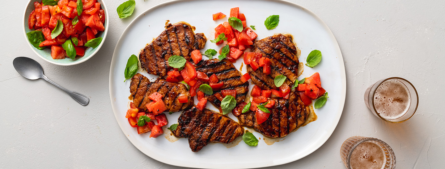 Grillatut porsaan ulkofileepihvit (1440x550)