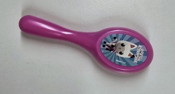 Takaisinveto: Gabbyn nukketalo lehden nro 2 liitelahja; marakassilelu - tuoteturvallisuus