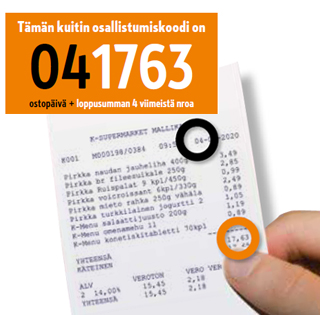 Käsi pitelee kuittia, jonka yläpuolella oranssissa bannerissa näkyy osallistumiskoodi.