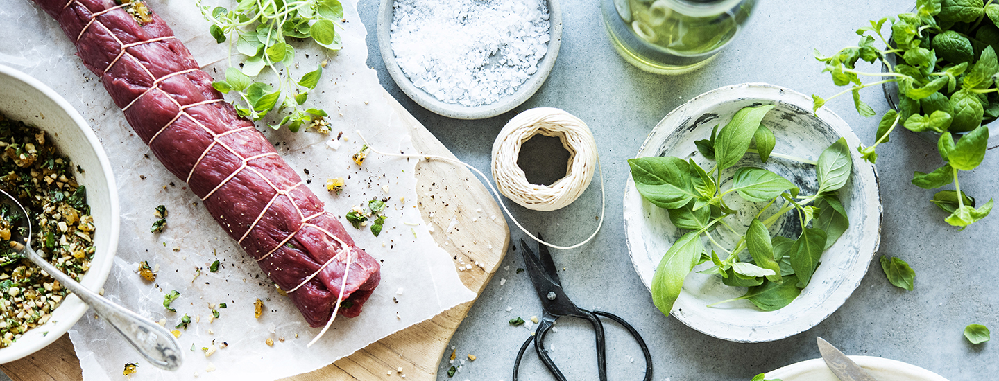 Lihan maustaminen yrteillä | 1440x550