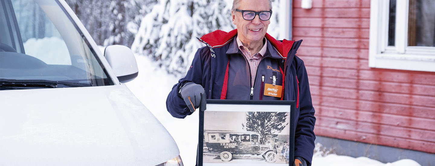 Mummobussilla koko kylä kauppaan 