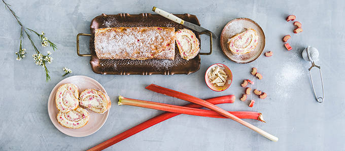 Raparperikääretorttu 680x300