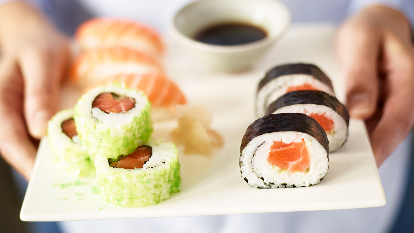 Näin valmistuvat suomalaiset sushit