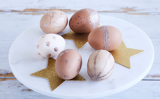 askartele hauskat paasiaismunat glitter 680