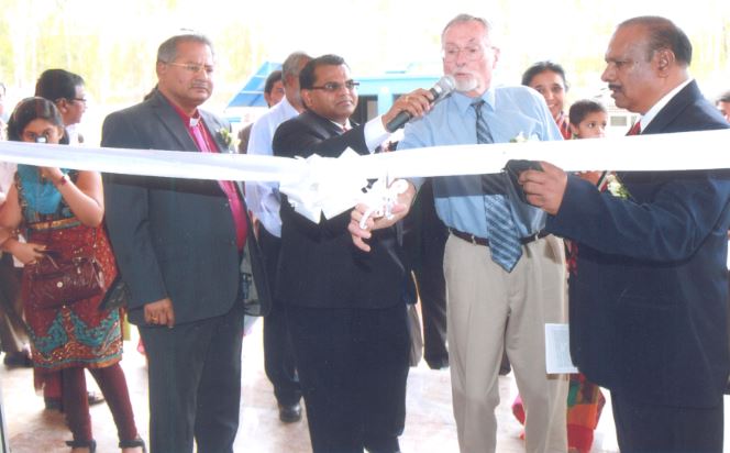 Cutting ribbon Don and JPK