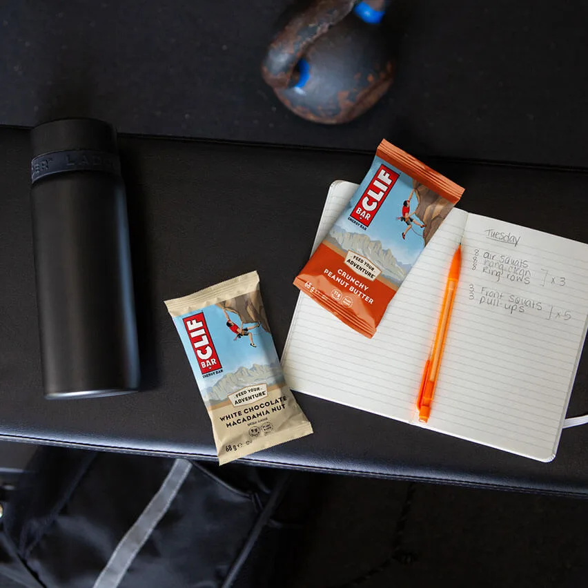 CLIF-BAR-White-Chocolate-Macadamia-Nut-and-Crunchy-Peanut-Butter-at-the-gym-before-workout-listing-EU