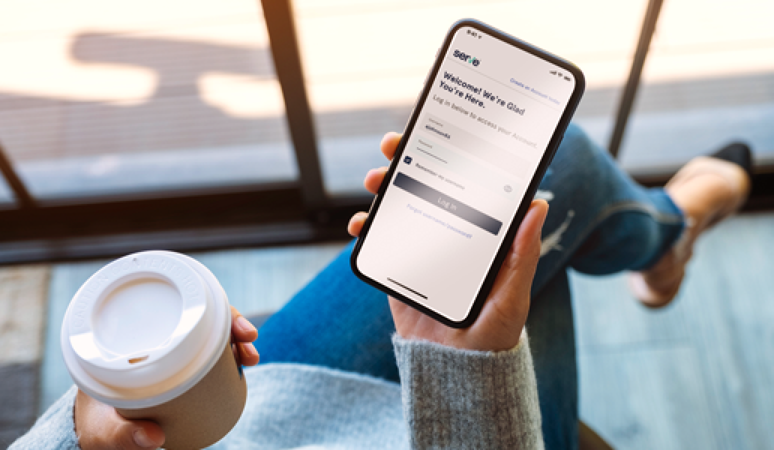 direct-deposit-desktop-balance-mobile-app-section@3x