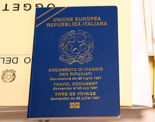 travel to italy with refugee travel document