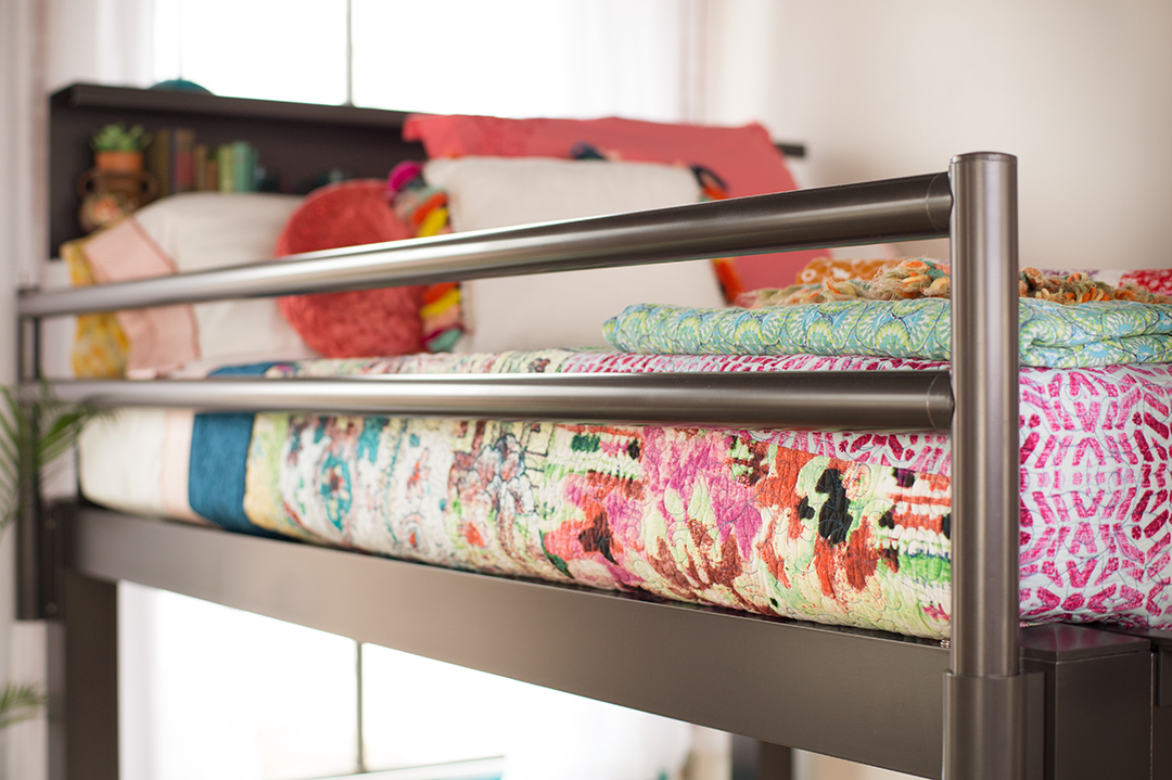 Bunk bed comforter with fitted clearance corners