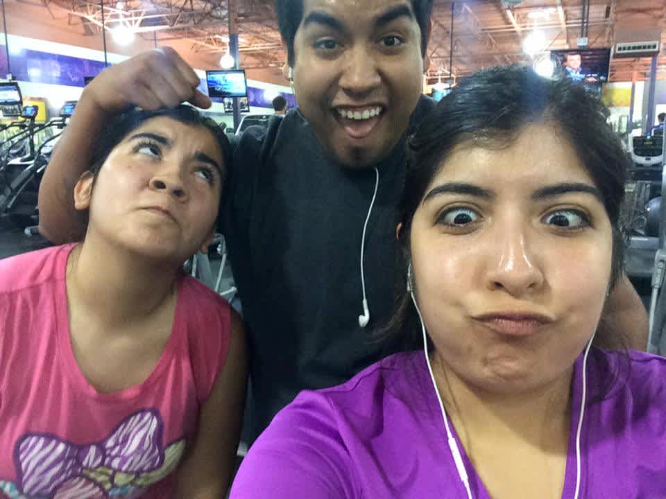 Jesse + Sisters