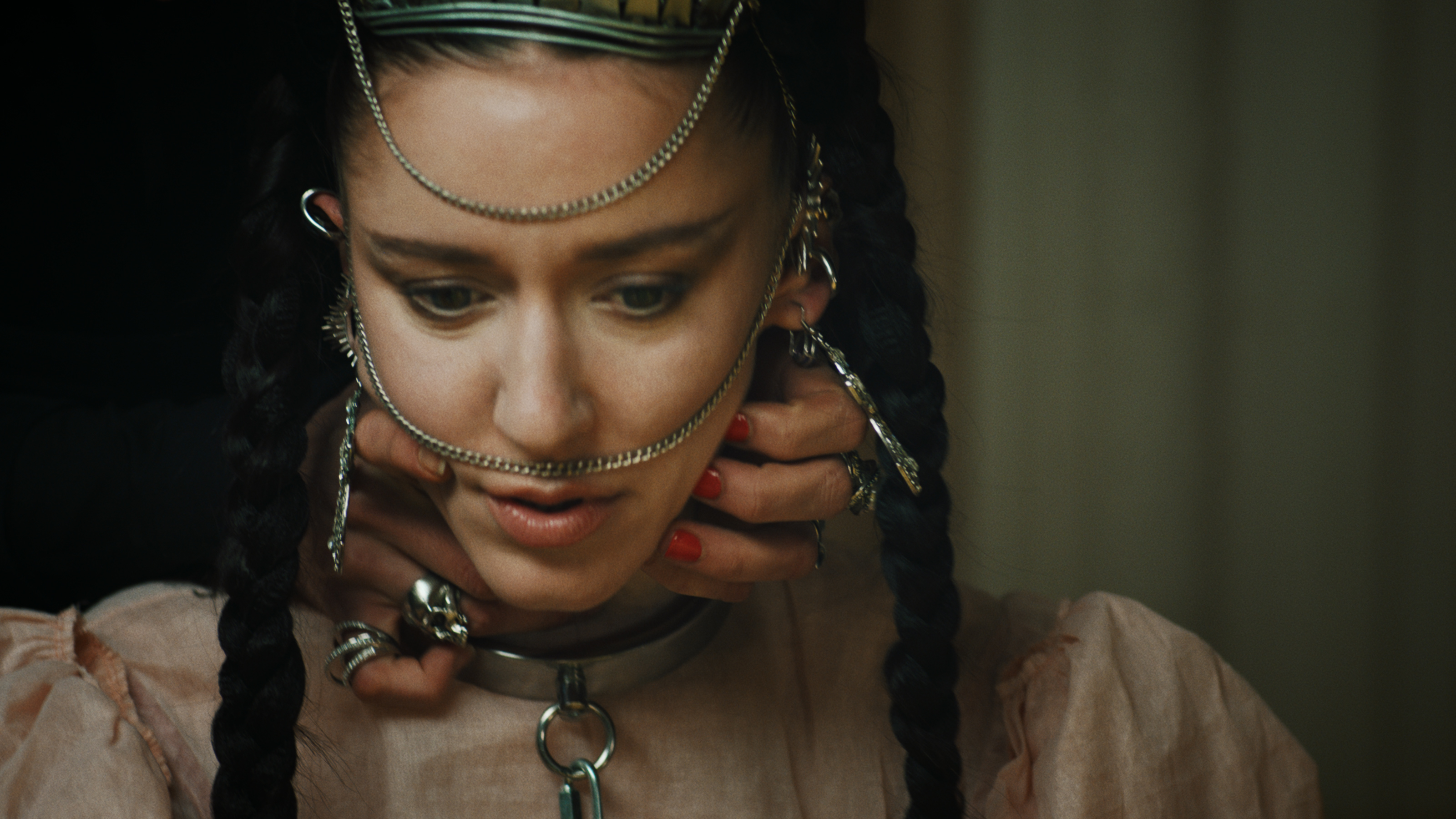 Naked 20190911.00 01 55 19.Still026