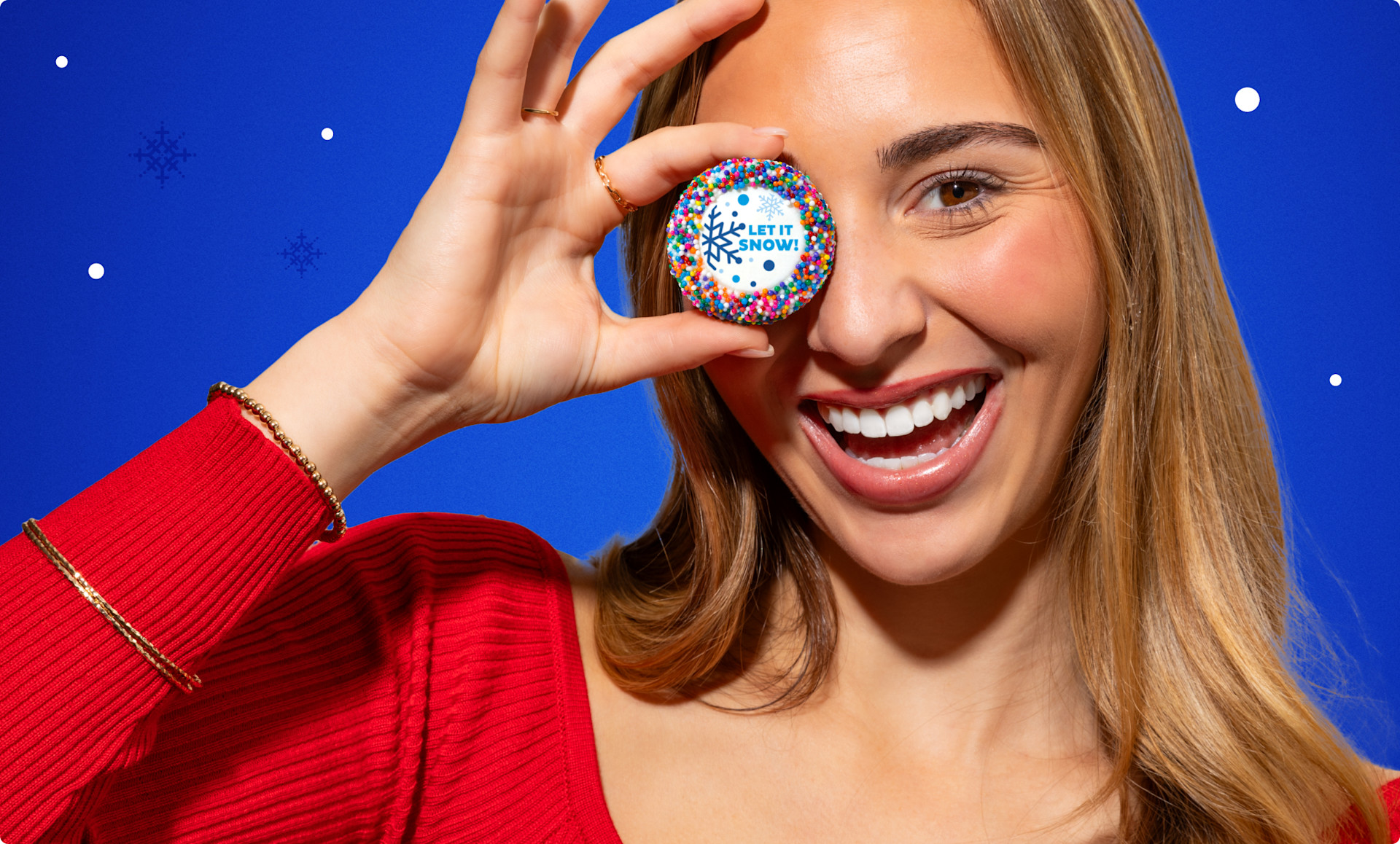 Woman holding a custom OREOiD Cookie