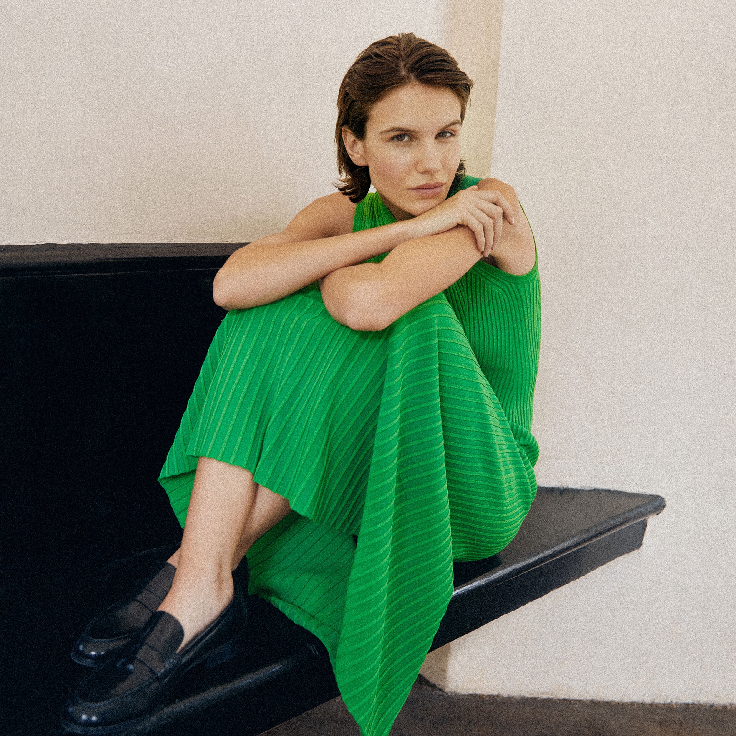how to dress in green What to wear with a green dress