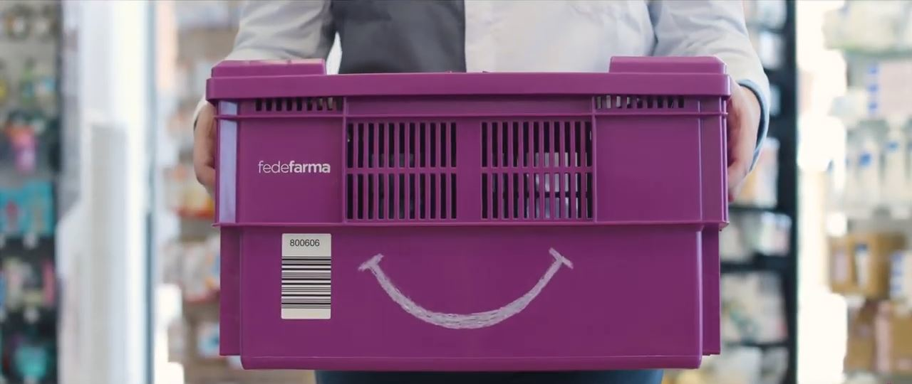 New modern magenta containers for fedefarma