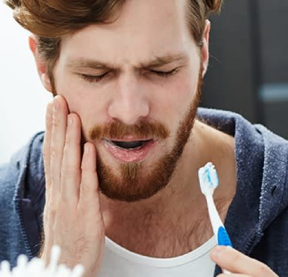 Gum Disease: Symptoms, Causes and Treatments