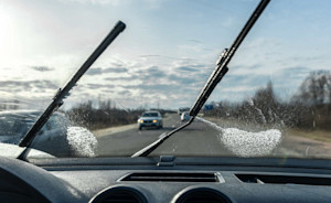 Essuie-glaces d'une voiture