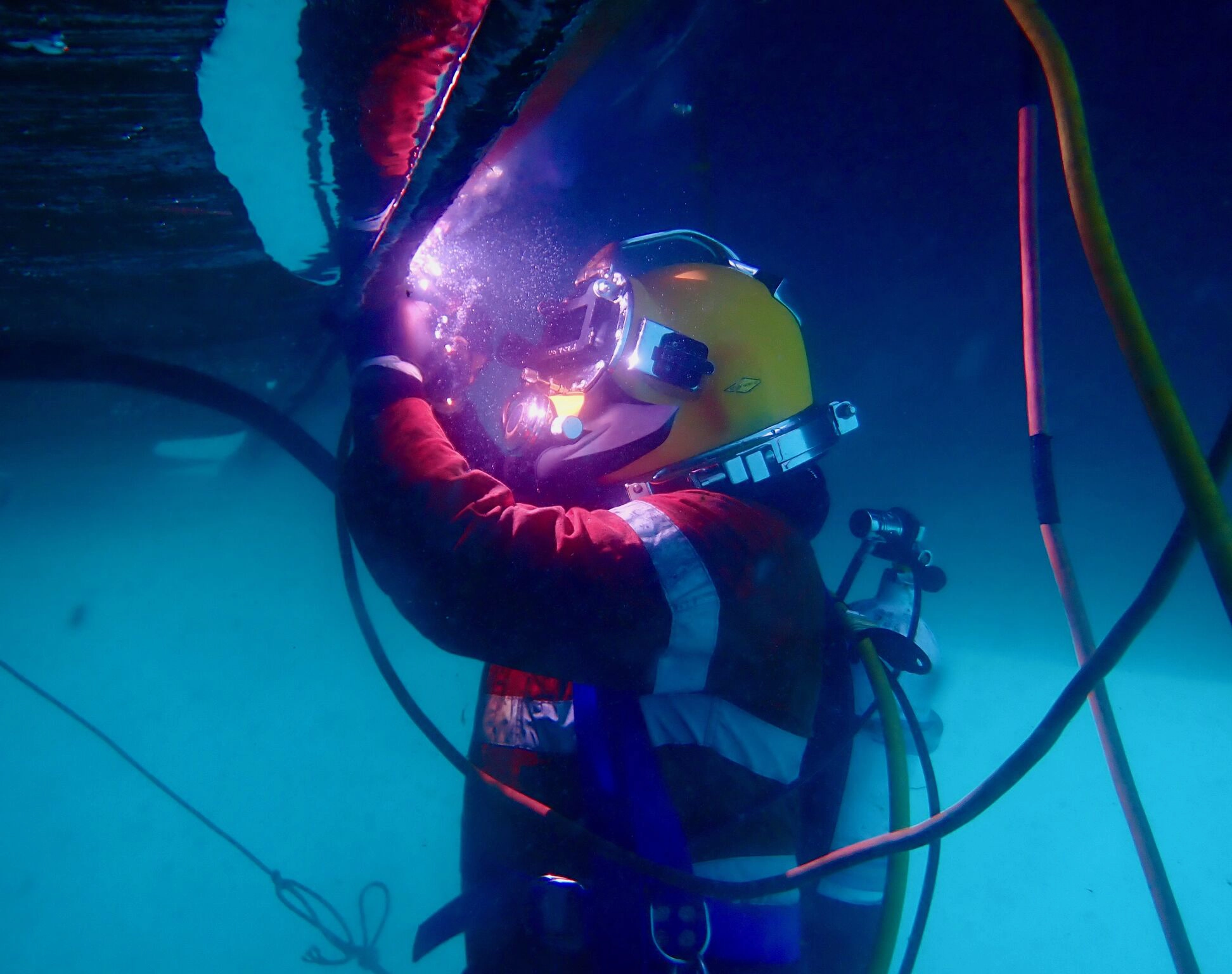 Franmarine - Diver Welding Underwater