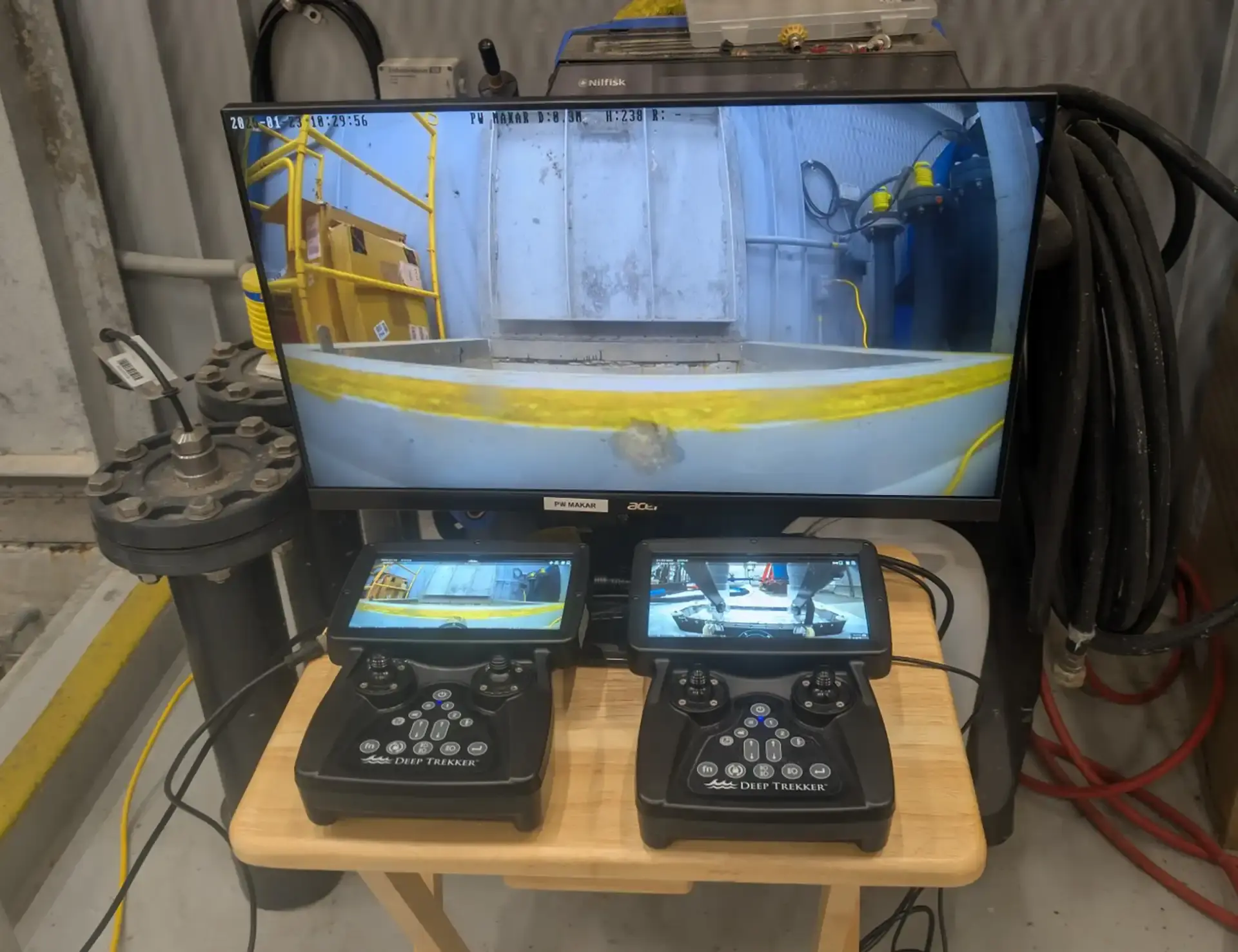 pw-makar-dual-controllers-screen