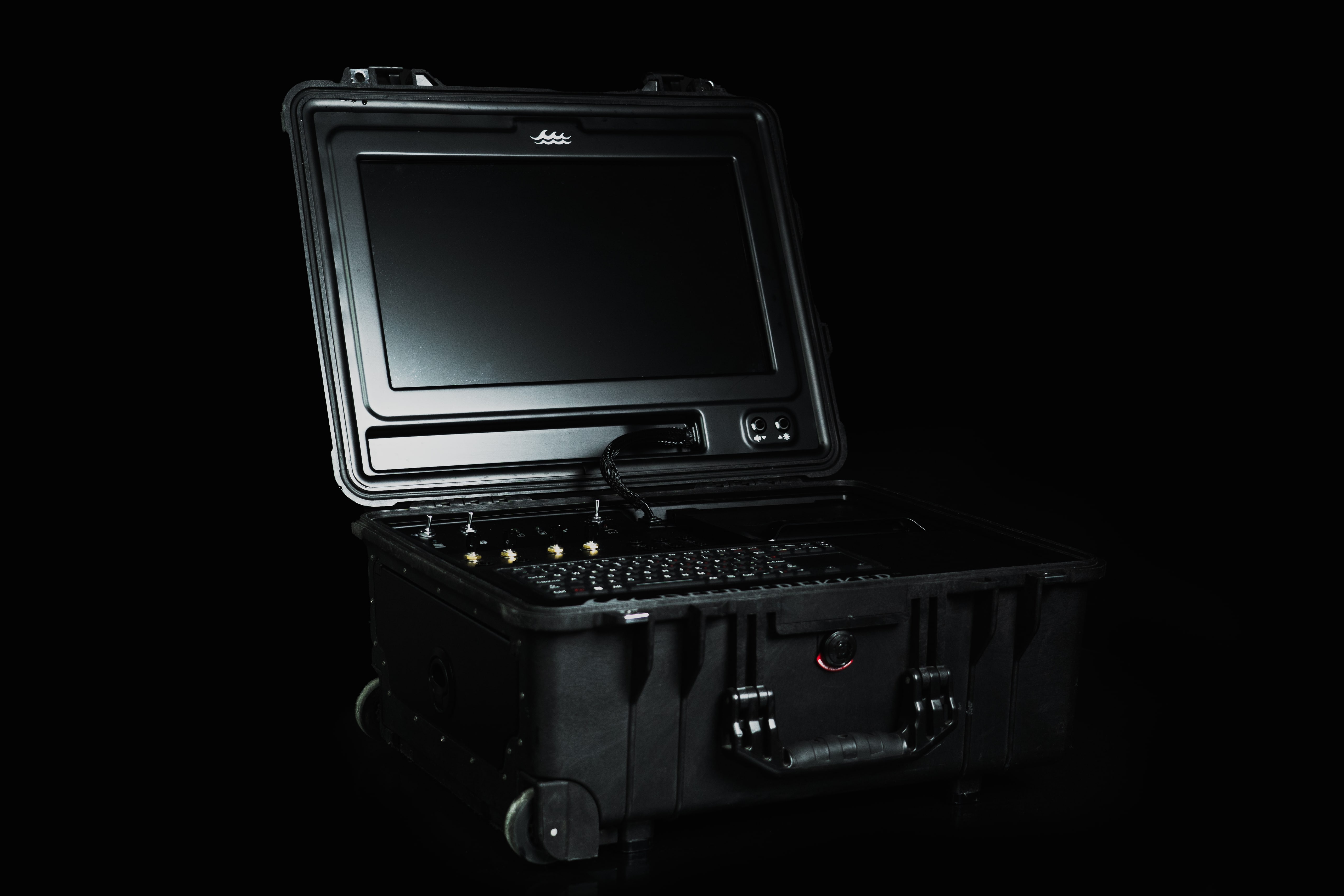 ワールドテックウォリアー　レネゲード BRIDGE Console | Advanced ROV Control Station | Deep Trekker