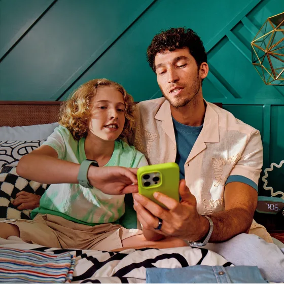 Press Hero Father-Son-Phone Mobile