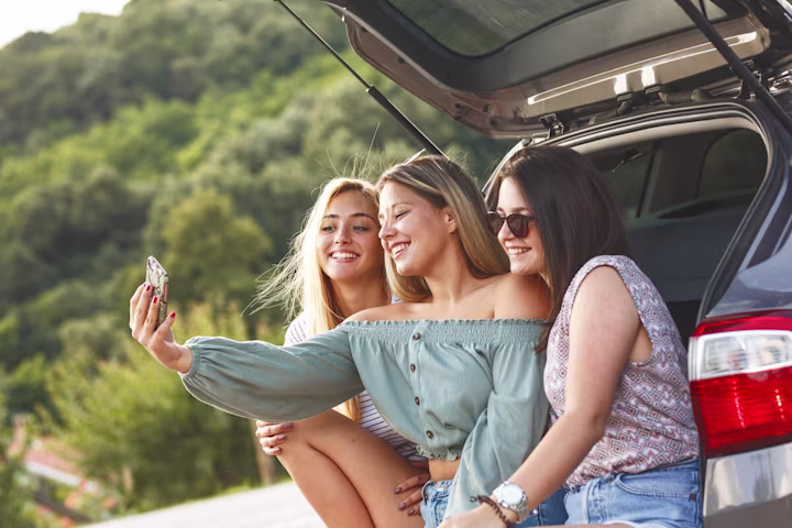 Group of friends taking a groufie