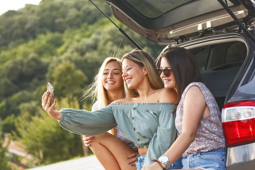 Group of friends taking a groufie