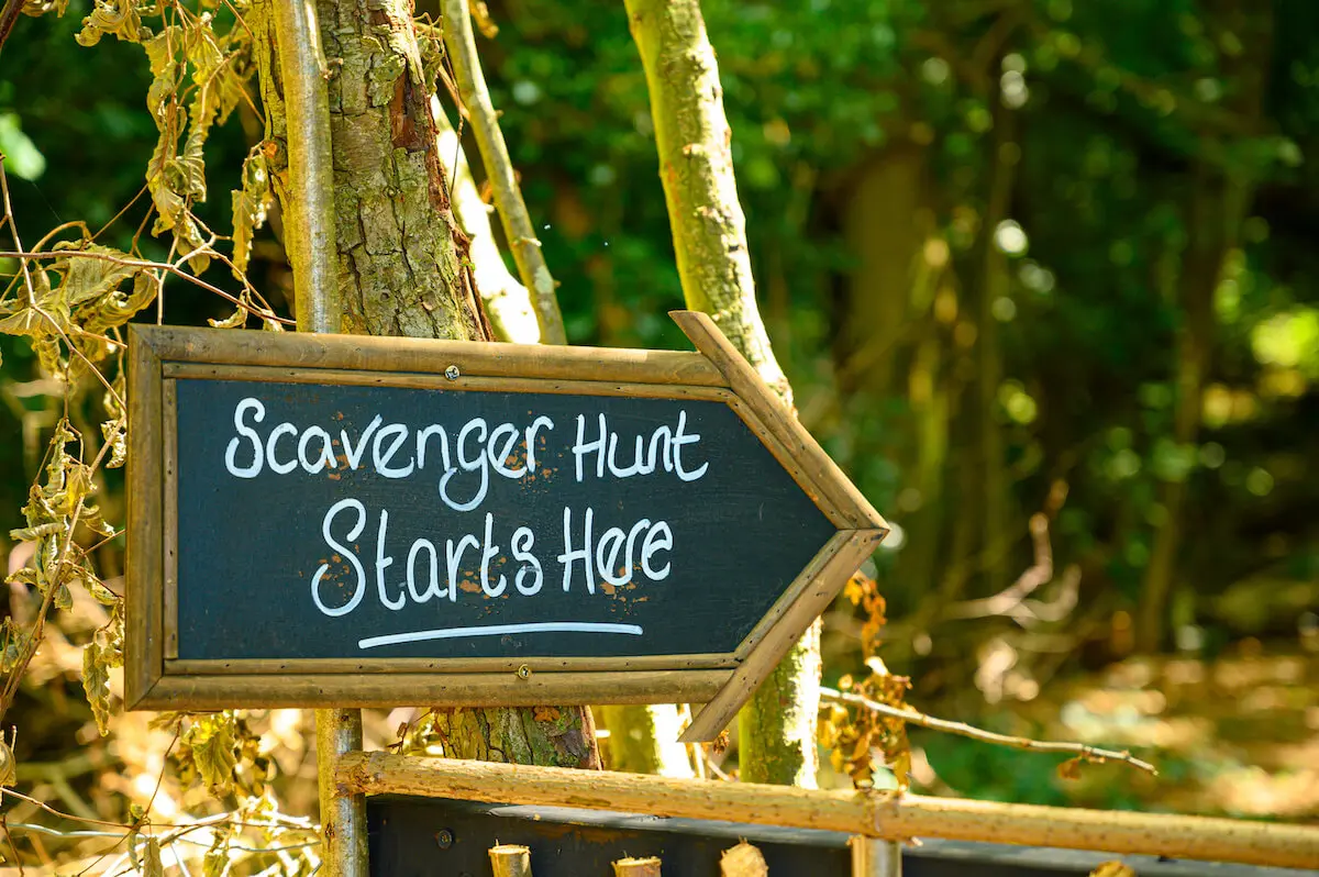Scavenger Hunt Starts Here signage