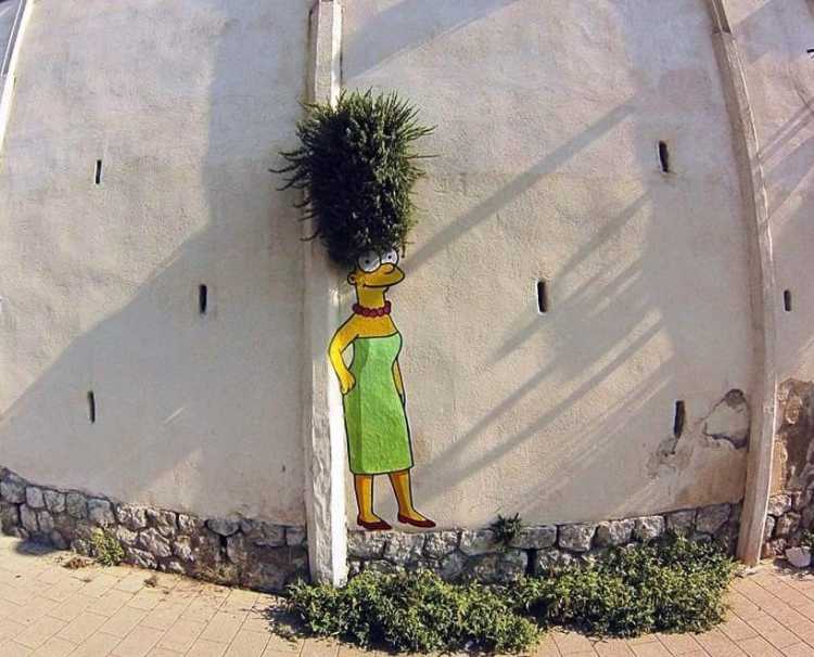 Marge Simpson graffiti art street art