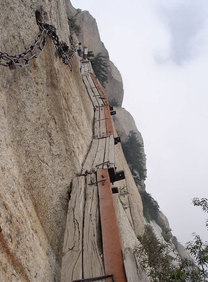 Mount Hua Shan trail planks and chains