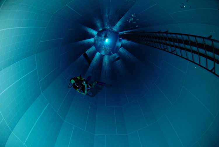 Most Amazing Pools In the World Nemo 33