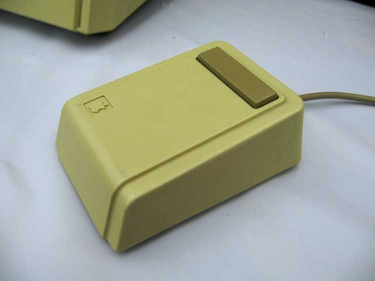 Apple Lisa mouse