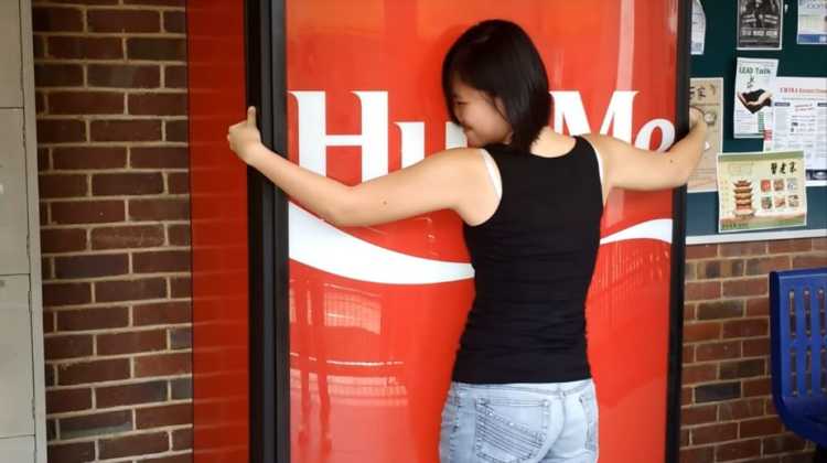 Cola Hug Vending Machine