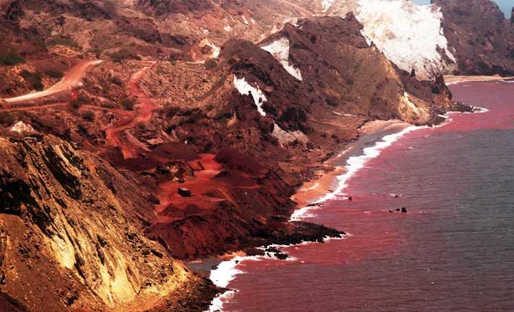 Hormuz Island red waters