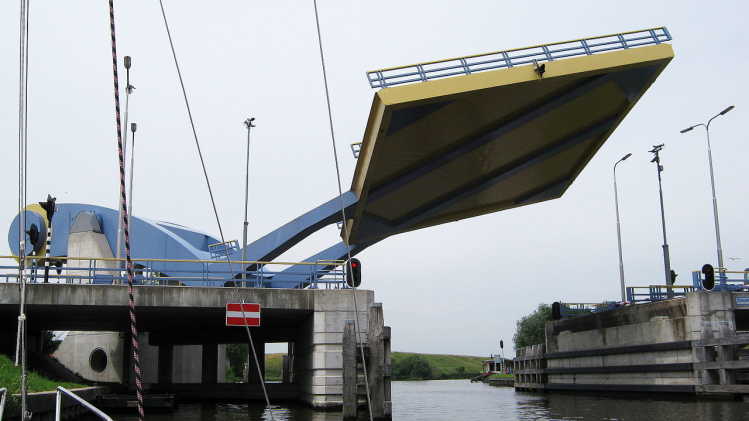 Incredible Bridges moving Slauerhoffbrug, Netherlands