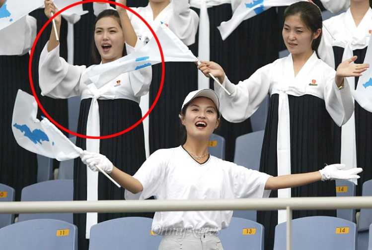 Ri Sol-ju North Korean First Lady Kim Jong-un's wife cheerleading 